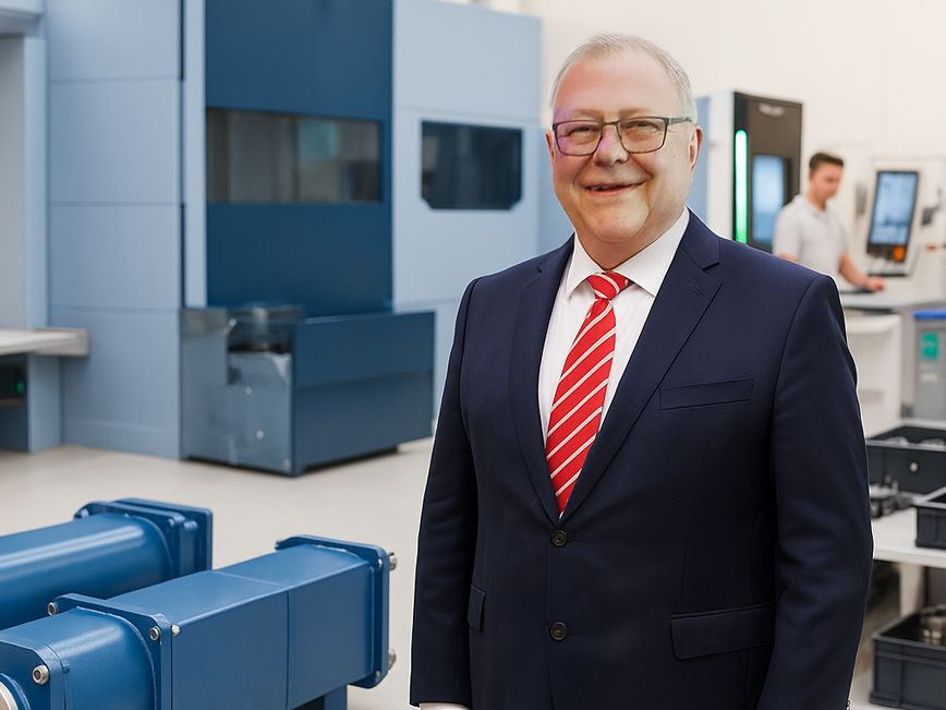 Udo Schadek in der Fertigung von KHS Schadek